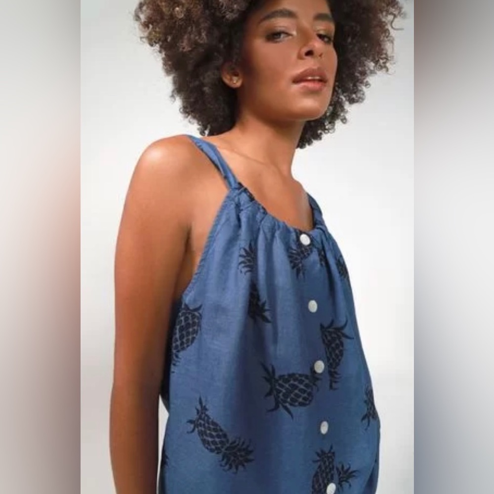 NWT Button Front Tank 🍍 - Picture 2 of 5